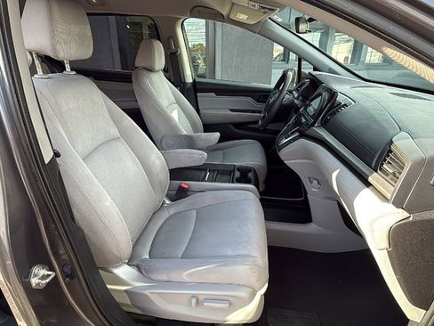 Used 2018 Honda Odyssey EX image 17