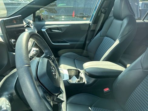 Used 2023 Toyota RAV4 XSE AWD/4WD image 6