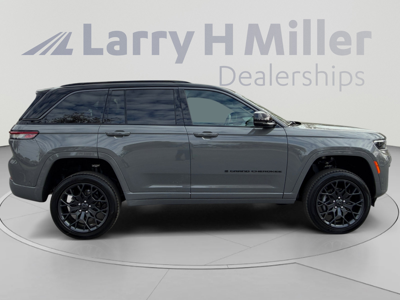 New 2027 Jeep Grand Cherokee Summit AWD/4WD image 6
