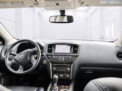 Used 2015 Nissan Pathfinder Platinum w/ Family Entertainment Package AWD/4WD image 23