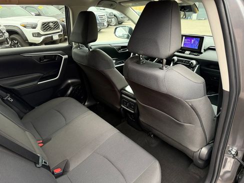 Used 2023 Toyota RAV4 LE AWD/4WD image 17