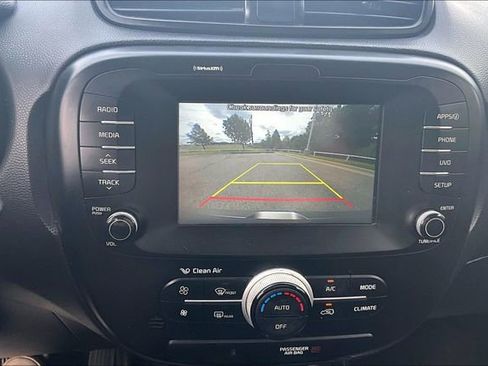 Used 2019 Kia Soul + FWD image 18