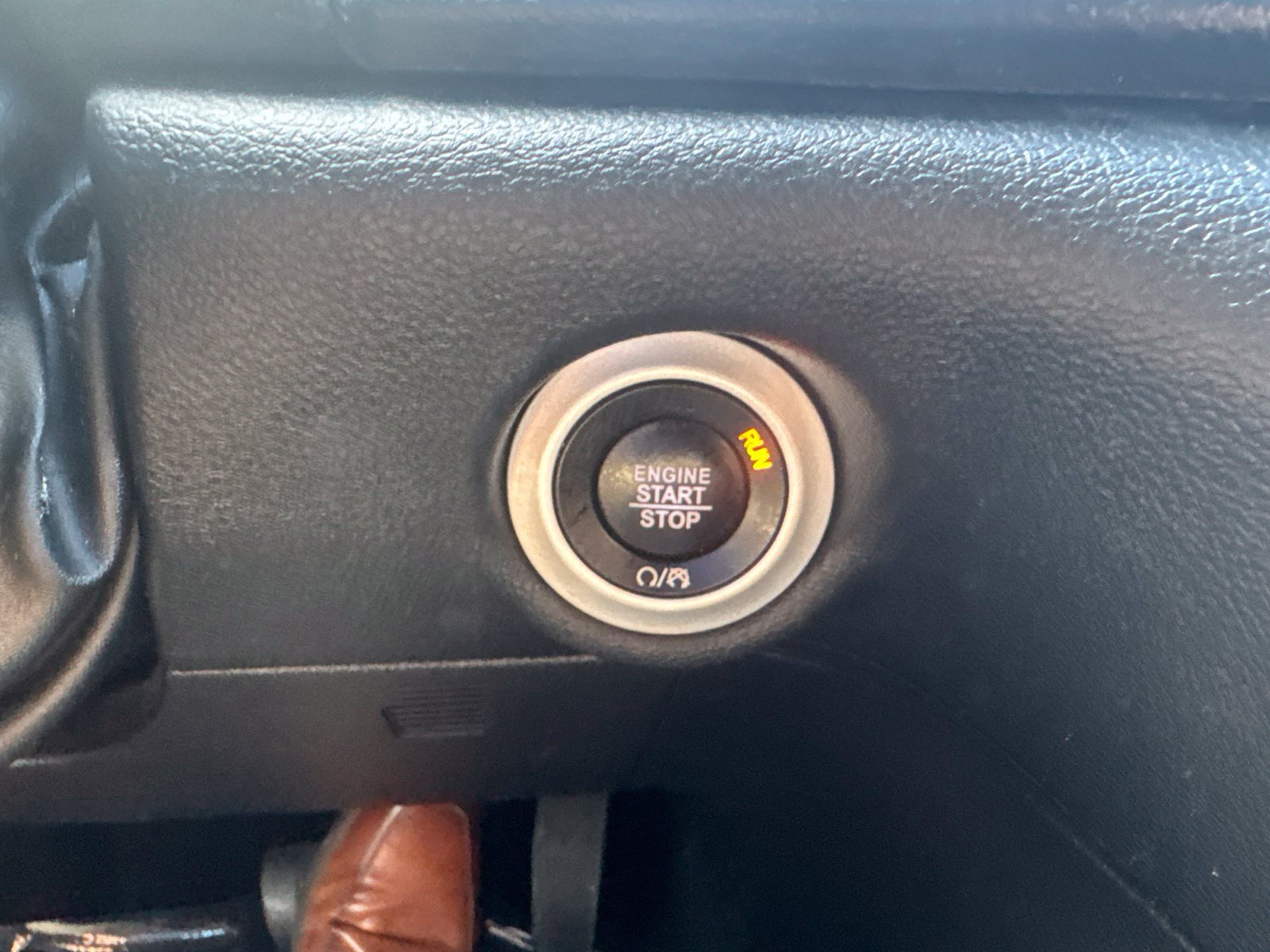 Used 2019 Chrysler Pacifica Touring Plus w/ Advanced Safetytec Group FWD image 28