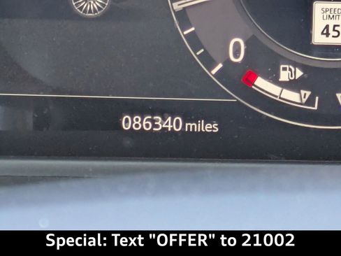 Used 2019 Land Rover Range Rover Velar R-Dynamic SE image 35