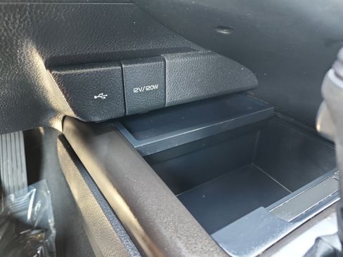 Used 2021 Toyota Camry SE FWD image 18