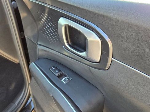 Used 2024 Kia Sorento S image 29