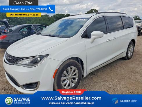 Used 2017 Chrysler Pacifica Touring-L FWD image 1