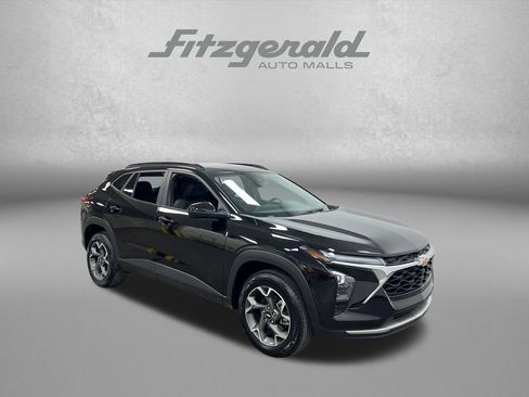 Used 2024 Chevrolet Trax LT FWD image 9