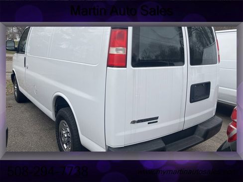 Used 2012 Chevrolet Express 2500 image 2