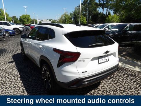 Used 2024 Chevrolet Trax RS w/ Driver Confidence Package FWD image 8