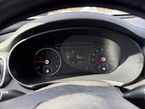 Used 2016 Kia Sorento LX w/ LX Convenience Package image 16