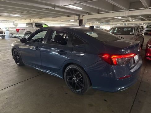 Used 2025 Honda Civic Sport image 4