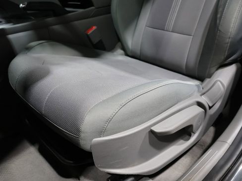 Used 2021 Hyundai Elantra SE image 11