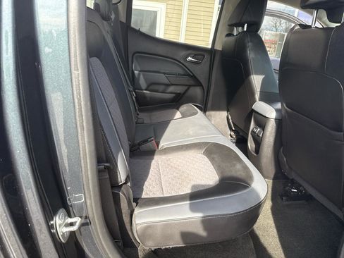 Used 2017 Chevrolet Colorado Z71 AWD/4WD image 29