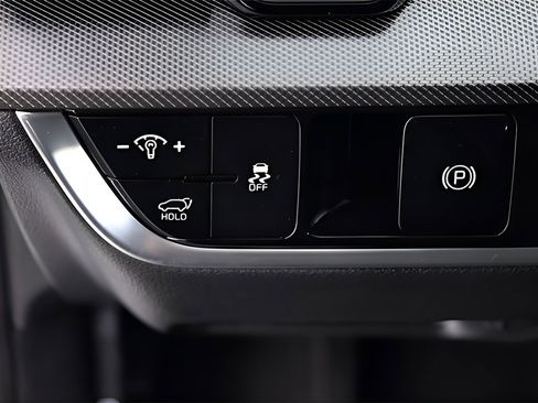 Used 2024 Kia Sportage SX image 18