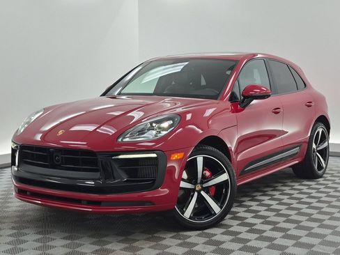 Certified 2023 Porsche Macan S AWD/4WD image 1