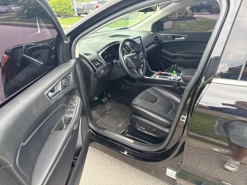 Used 2021 Ford Edge Titanium w/ Class II Trailer Tow Package AWD/4WD image 5