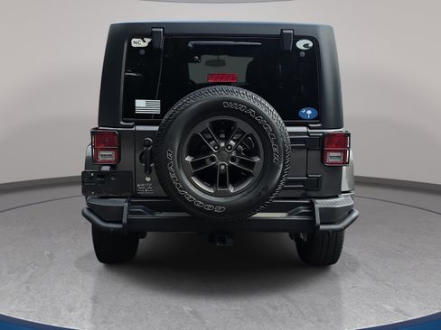 Used 2018 Jeep Wrangler Unlimited Sport AWD/4WD image 2