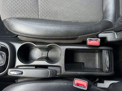 Used 2020 Buick Encore Preferred image 28