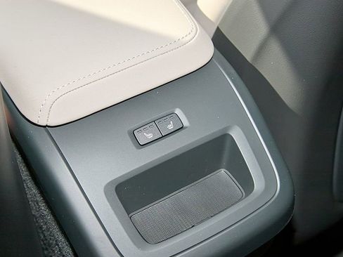 New 2026 Volvo XC60 B5 Plus w/ Protection Package Premier image 20