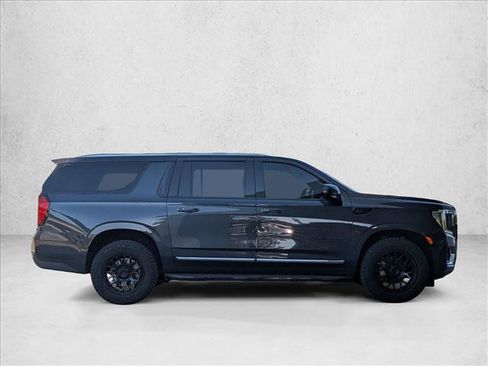 Used 2022 GMC Yukon XL Denali w/ Max Trailering Package AWD/4WD image 4