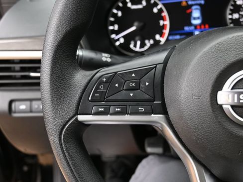 Used 2025 Nissan Altima 2.5 SV FWD image 48