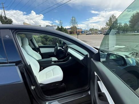 Used 2021 Tesla Model Y Long Range image 13