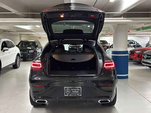 Used 2023 Mercedes-Benz GLC 300 4MATIC Coupe image 9