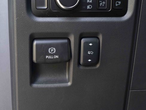 Used 2025 Ford F150 Lariat AWD/4WD image 40