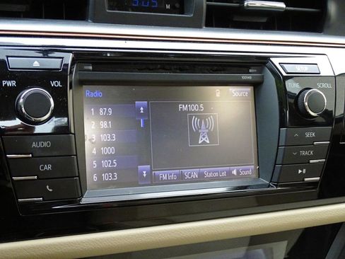 Used 2014 Toyota Corolla LE FWD image 31