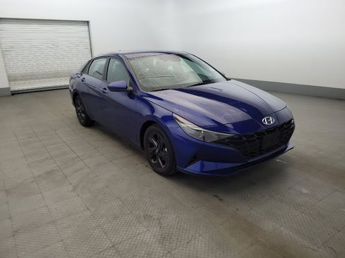 Used 2023 Hyundai Elantra SEL w/ Cargo Package FWD image 13