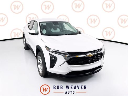 Used 2024 Chevrolet Trax LS w/ LS Convenience Package FWD image 1