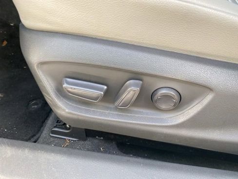 Used 2020 Toyota Camry SE image 21