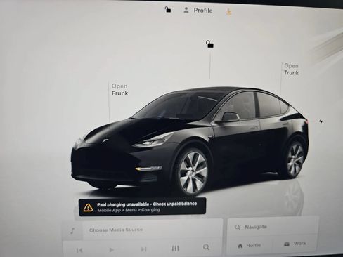 Used 2024 Tesla Model Y 2WD image 16