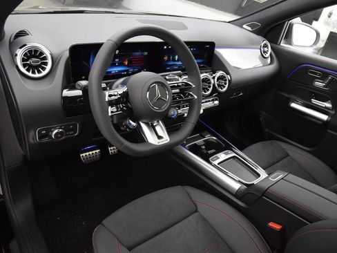 New 2026 Mercedes-Benz GLA 35 AMG 4MATIC image 21