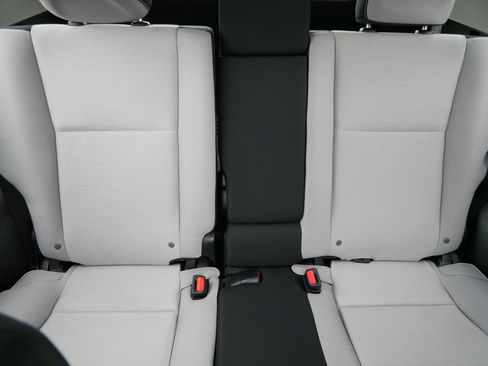 Used 2018 Toyota RAV4 XLE AWD/4WD image 13