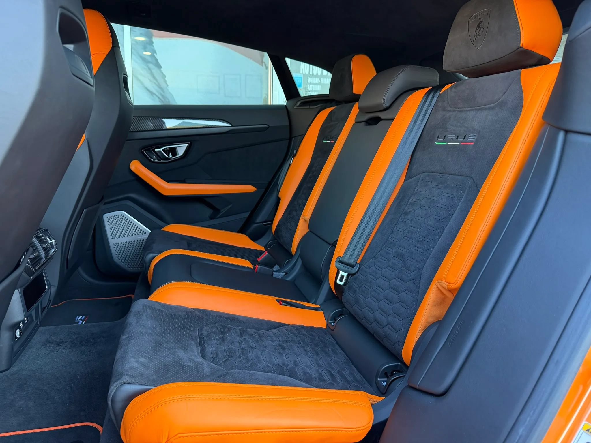 Used 2021 Lamborghini Urus AWD/4WD image 12