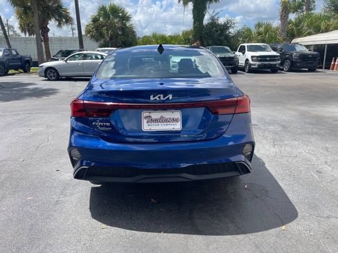 Used 2022 Kia Forte LXS w/ LXS Technology Package FWD image 4