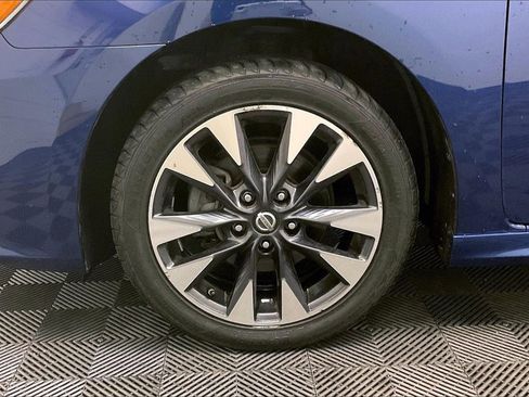 Used 2016 Nissan Sentra SR w/ SR Premium Package image 7