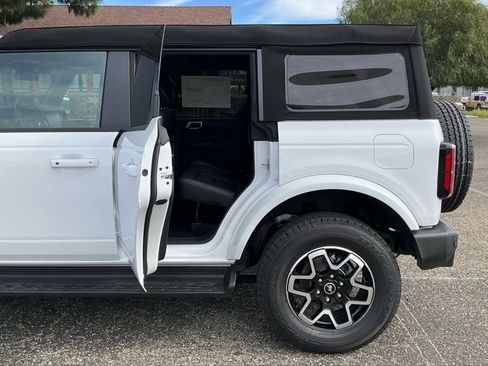 New 2025 Ford Bronco Outer Banks image 30