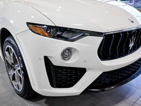 Used 2022 Maserati Levante Modena image 11