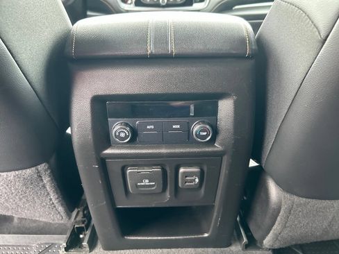 Used 2019 Chevrolet Traverse LT AWD/4WD image 27