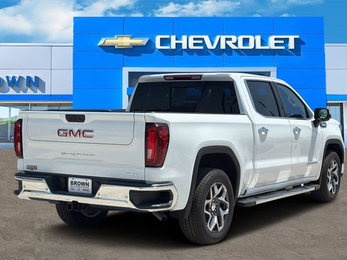 New 2025 GMC Sierra 1500 SLT image 3