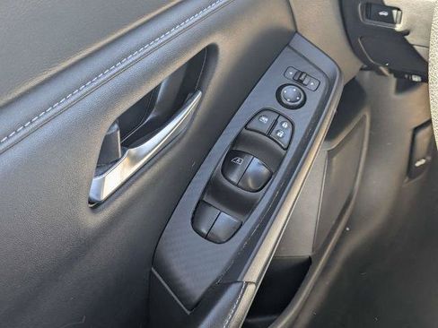 Used 2024 Nissan Sentra SV FWD image 17