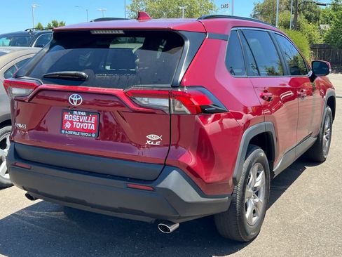 Used 2023 Toyota RAV4 XLE FWD image 4