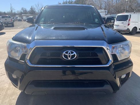 Used 2015 Toyota Tacoma PreRunner w/ TRD Sport Package RWD image 2