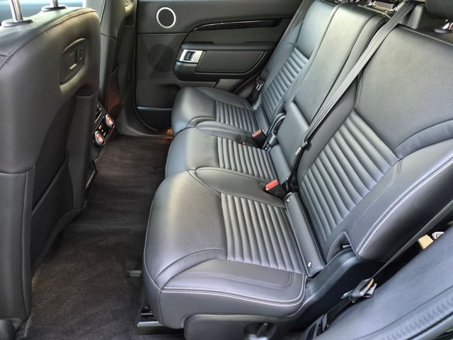 Certified 2025 Land Rover Discovery S AWD/4WD image 20