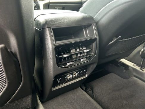 Used 2024 Jeep Grand Cherokee Limited w/ Black Appearance Package image 25