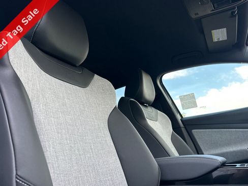 New 2025 Volkswagen ID.4 Pro image 15