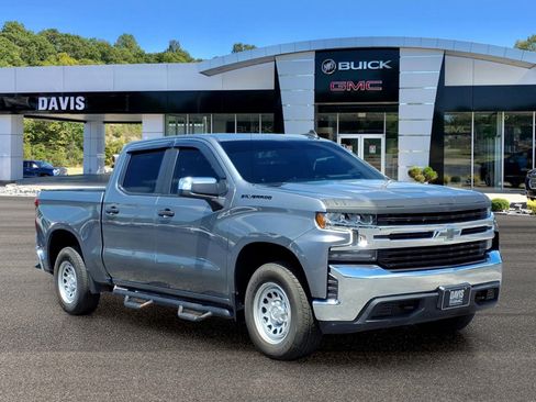 Used 2022 Chevrolet Silverado 1500 LT AWD/4WD image 1